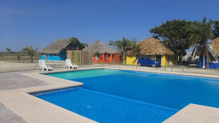 hoteles con alberca en Playa La Pesca